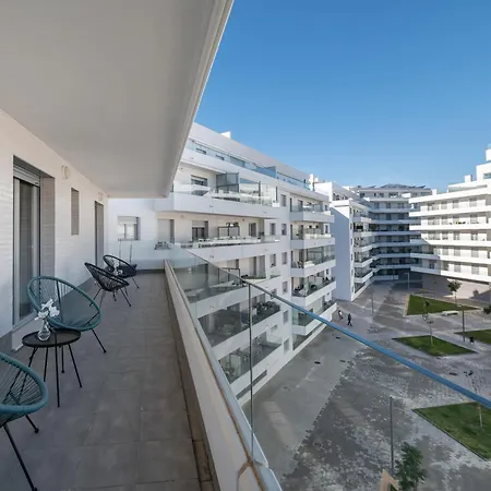 Newly Built 3 Bdrm Modern W Gym, Pool, & Views 公寓 马尔韦利亚