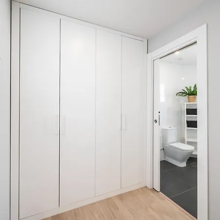Newly Built 3 Bdrm Modern W Gym, Pool, & Views 马尔韦利亚
