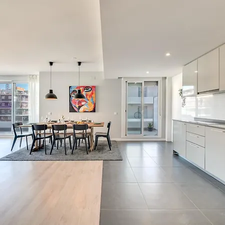 アパート Newly Built 3 Bdrm Modern W Gym, Pool, & Views マルベーリャ