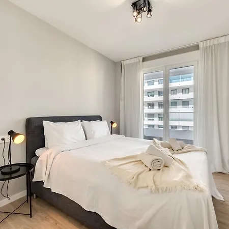 Newly Built 3 Bdrm Modern W Gym, Pool, & Views アパート *