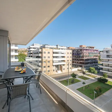 Newly Built 3 Bdrm Modern W Gym, Pool, & Views * マルベーリャ