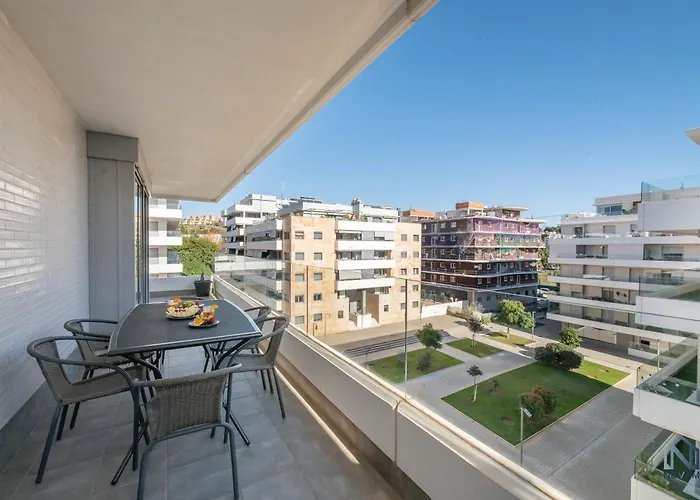Newly Built 3 Bdrm Modern W Gym, Pool, & Views * Marbellac