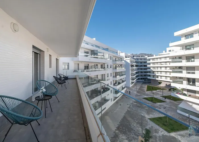 Newly Built 3 Bdrm Modern W Gym, Pool, & Views Appartamento Marbella