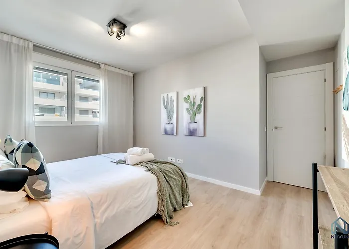 Newly Built 3 Bdrm Modern W Gym, Pool, & Views 公寓 马尔韦利亚