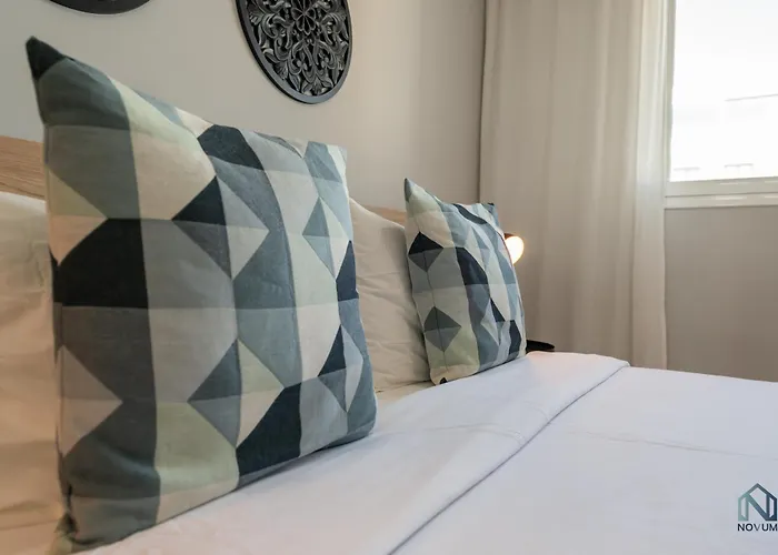 Newly Built 3 Bdrm Modern W Gym, Pool, & Views * Marbella